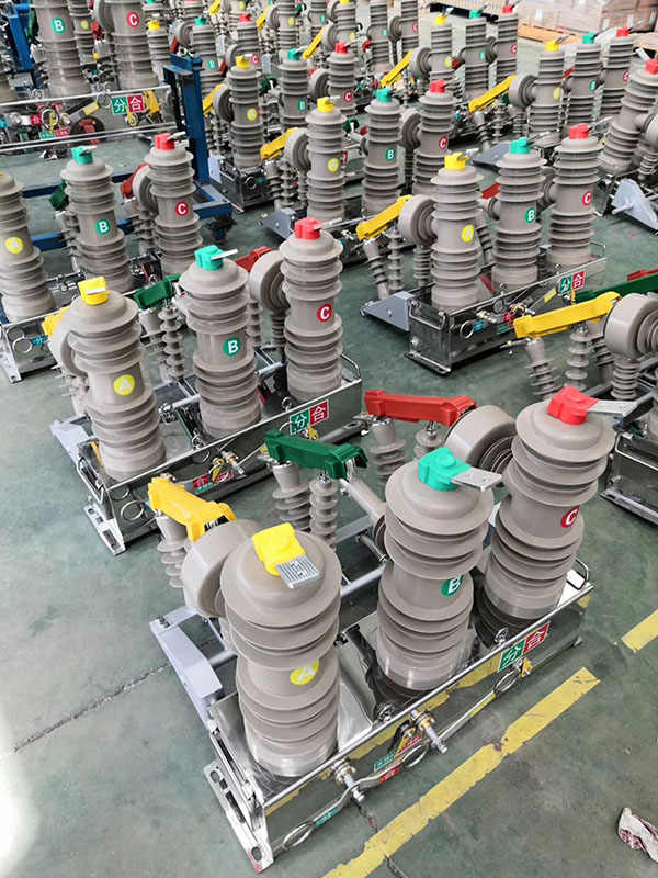 ZW32户外真空断路器